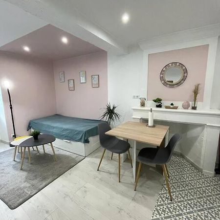Joli Studio Cozy Tout Equipe Hyper Centre Saintes Exterior photo