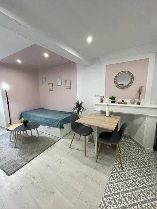 Joli Studio Cozy Tout Equipe Hyper Centre Saintes Exterior photo